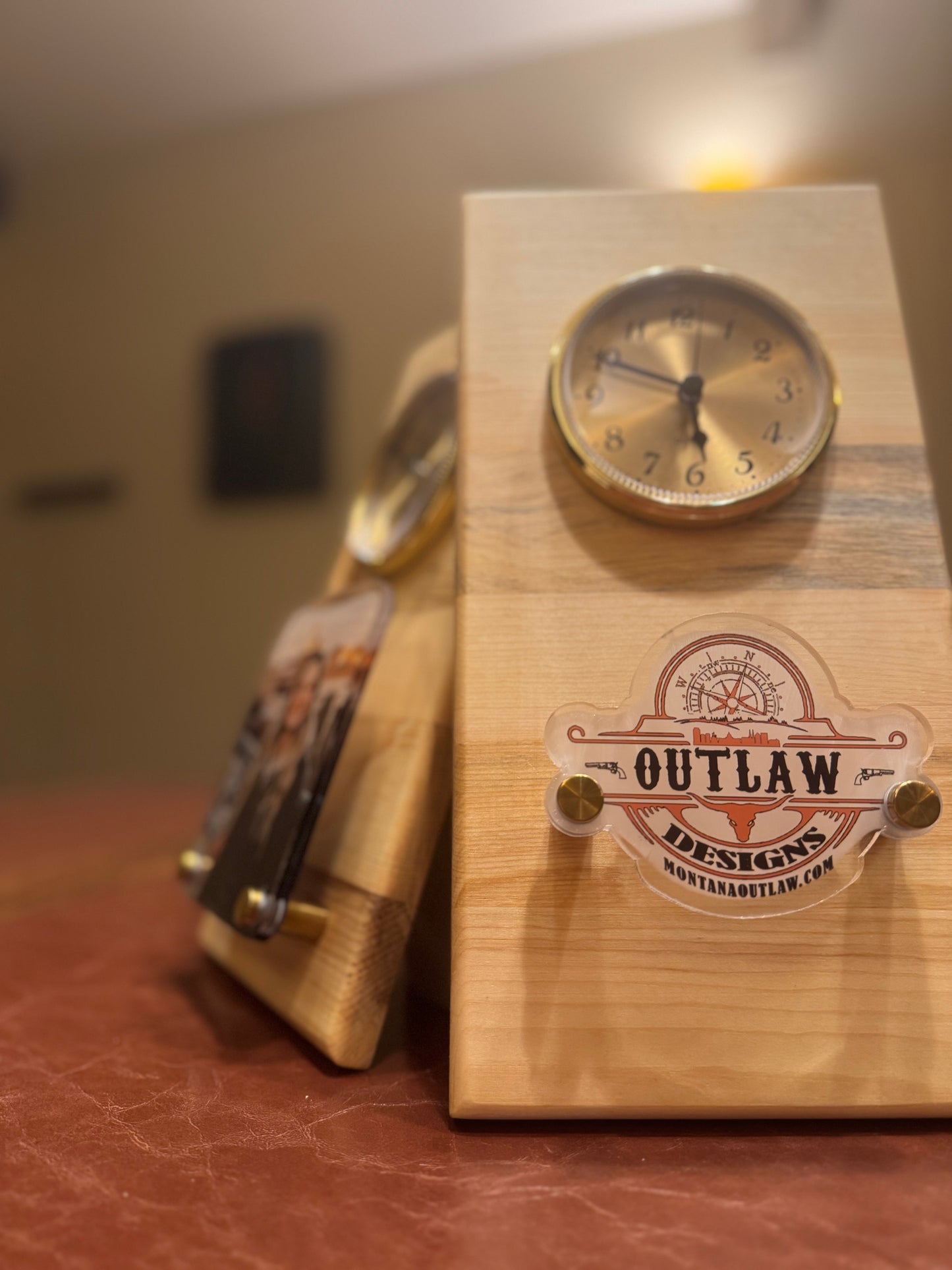 Outlaw clock